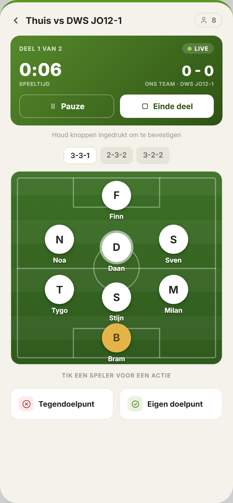 Live match recording: clock, score and goal and card badges on the pitch